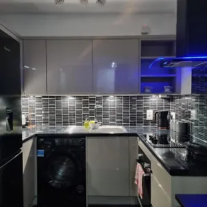 Stylish & Free Parking Apartment