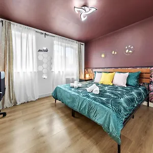 Centre Fbs Spacious Flat Apartment