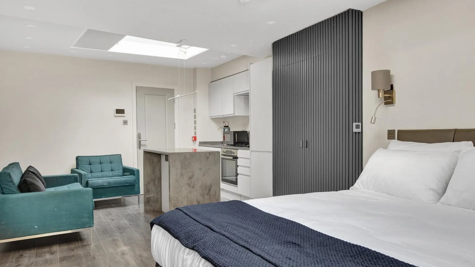 Skyline Studios London Apartment